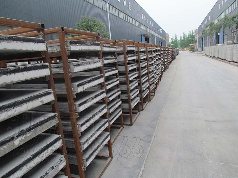 CQ免拆復(fù)合保溫模板